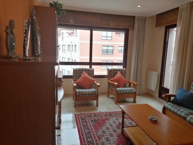 Piso en venta en Poio, Raxó photo 0