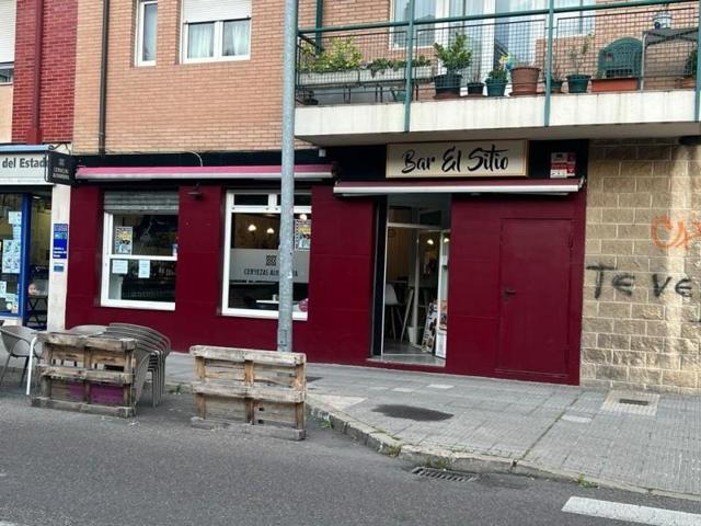 Local comercial en venta en León, La Palomera photo 0