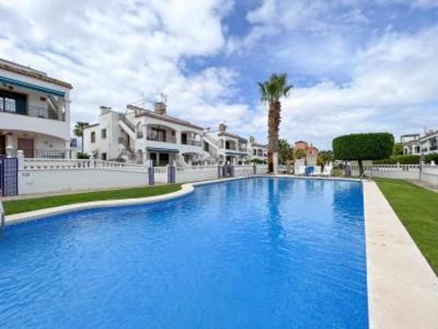 Apartamento en venta en Orihuela Costa, Villamartin photo 0