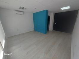 Local comercial en venta en Murcia, Barrio del Carmen photo 0