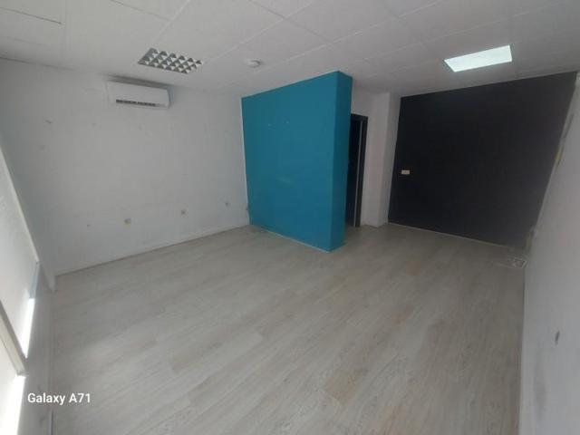 Local comercial en venta en Murcia, Barrio del Carmen photo 0