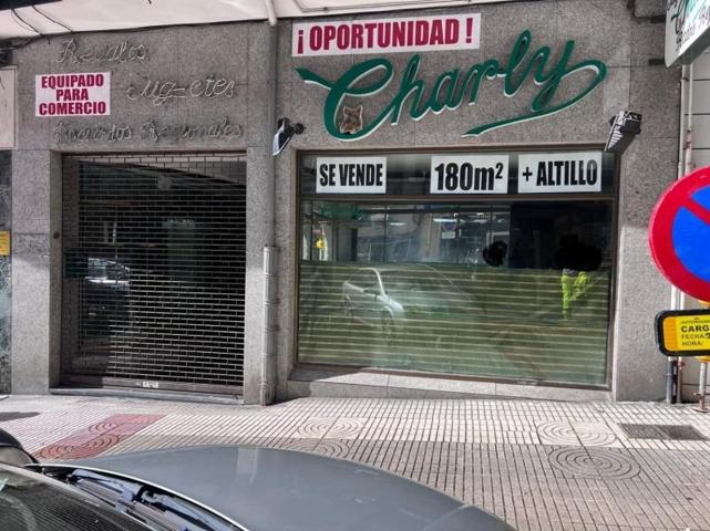 Local comercial en venta en Avilés, Avilés photo 0