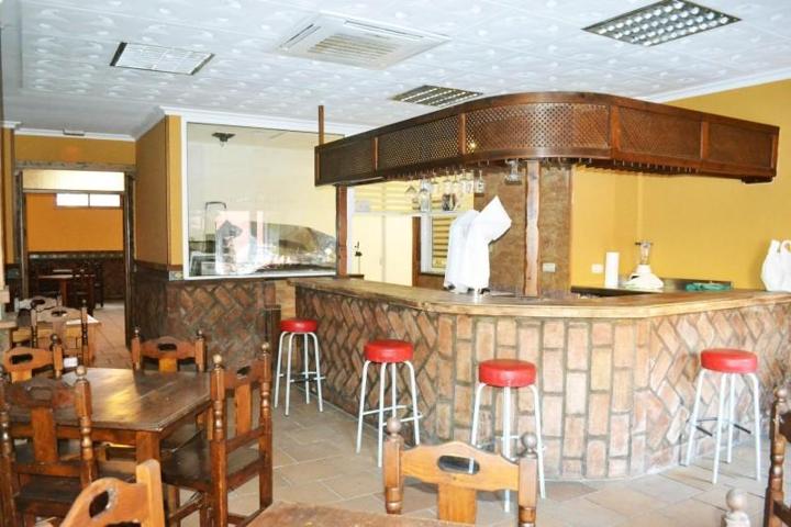 Local comercial en venta en Algeciras, Centro photo 0