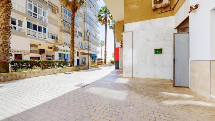Local comercial en venta en Málaga, La Malagueta photo 0