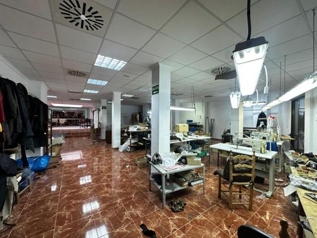 Edificio en venta en Llombai, Llombai photo 0