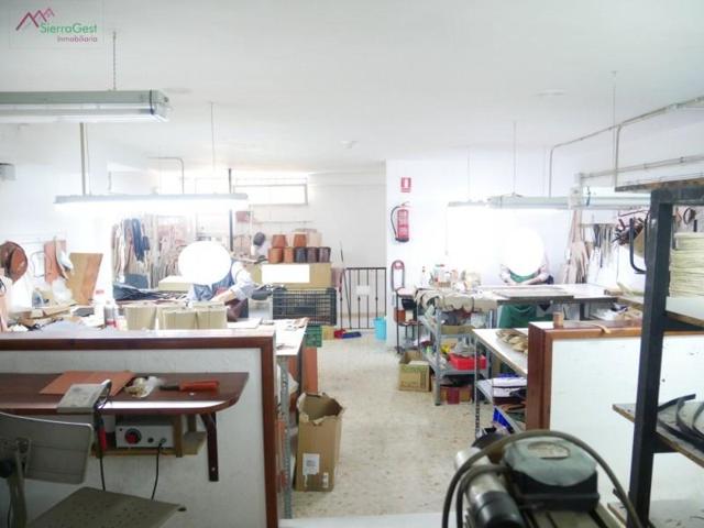 Local comercial en venta en Ubrique, BDA ANDALUCIA photo 0