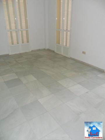 Piso en venta en Paradas, Paradas photo 0