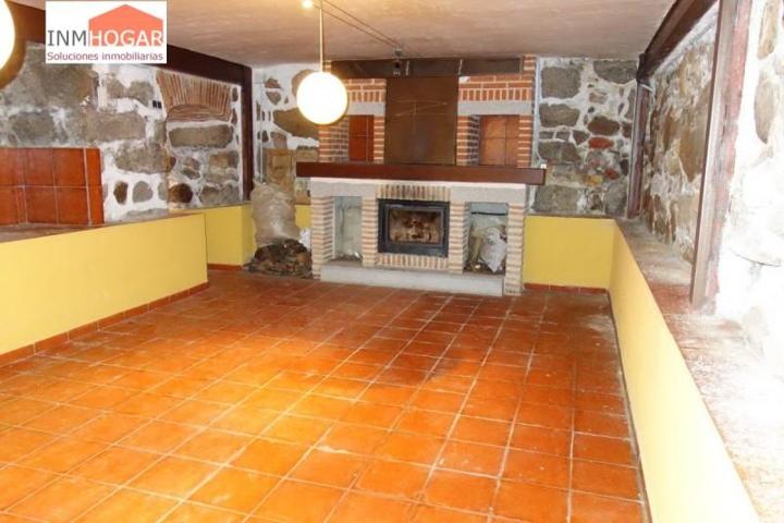 Local comercial en venta en Ávila, Murallas photo 0