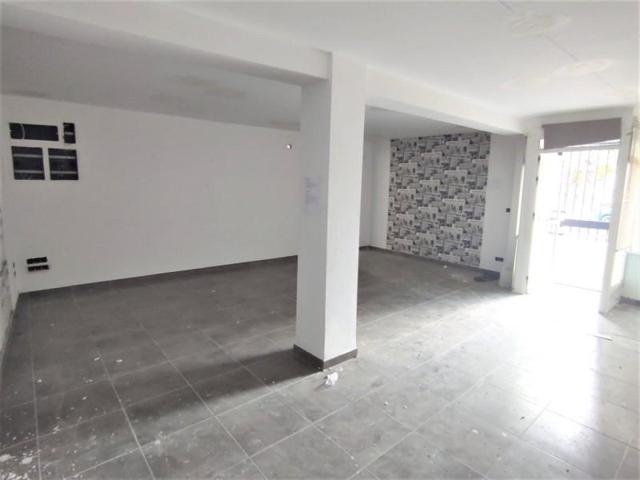 Local comercial en venta en Manises, Ayuntamiento photo 0