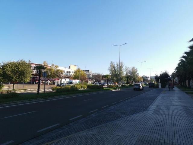 Local comercial en venta en Badajoz, Avenida de Elvas photo 0