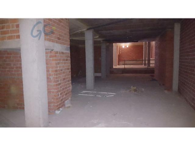 Local comercial en venta en Huesca photo 0