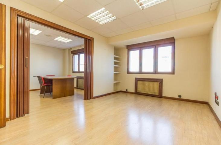 Oficina en venta en Avilés, Avilés photo 0