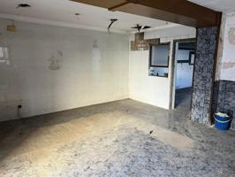 Local comercial en venta en Rubí, Mercat photo 0