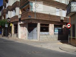 Local comercial en venta en Candeleda photo 0