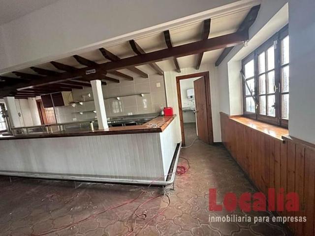 Local comercial en venta en Requejada photo 0