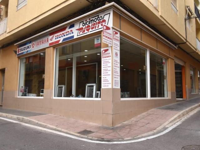 Local comercial en venta en Santa Pola photo 0