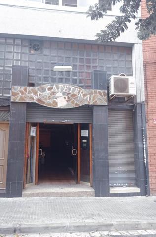 Local comercial en venta en Cornellà de Llobregat, Pedró photo 0