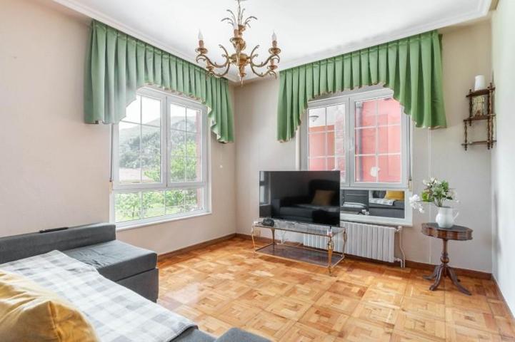 Casa en venta en Aller, Pelugano photo 0