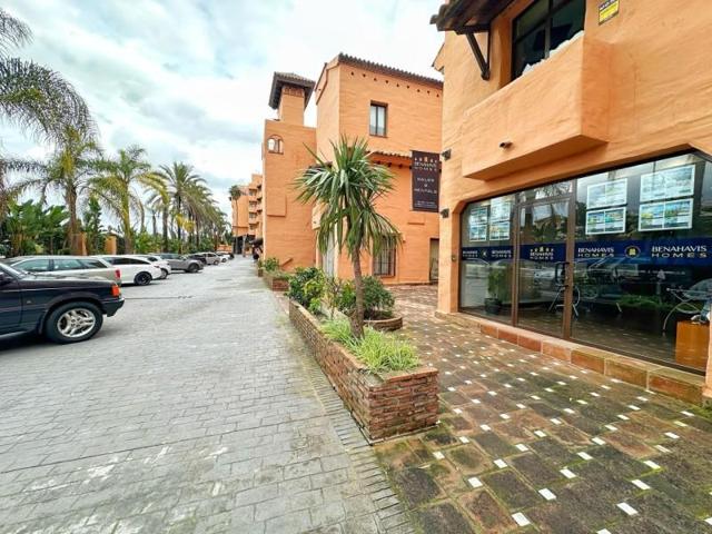 Local comercial en venta en Estepona, New Golden Mile photo 0