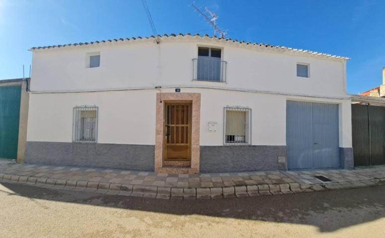 Casa con terreno en venta en Albacete photo 0