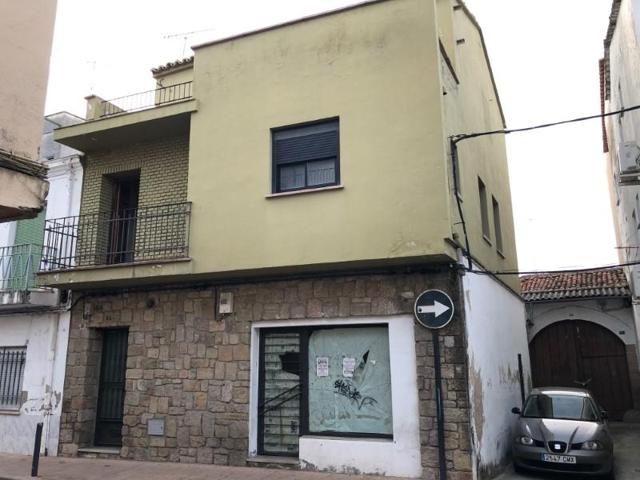 Edificio en venta en Navalmoral de la Mata photo 0