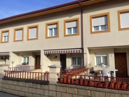 Adosada en venta en Medina de Pomar, Calle San Miguel, 09500 photo 0