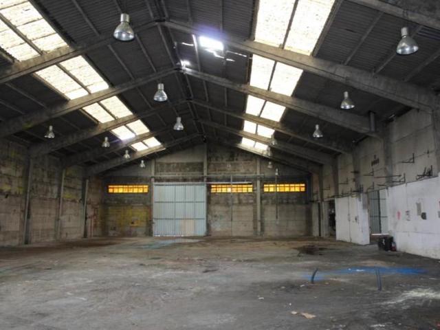 Nave industrial en venta en Torredembarra photo 0