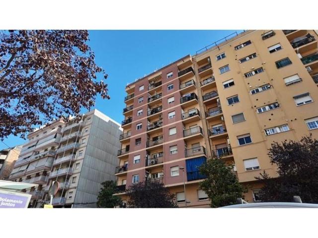 Piso en venta en Sabadell photo 0