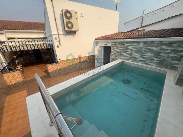 Casa en venta en Lobón photo 0