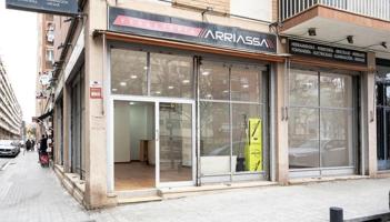 Local comercial en venta en Barcelona, La Verneda i la Pau photo 0
