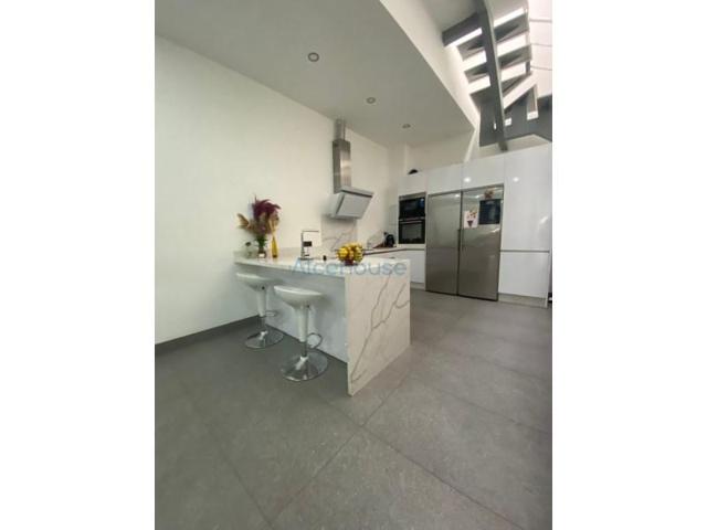 Casa en venta en Sevilla photo 0