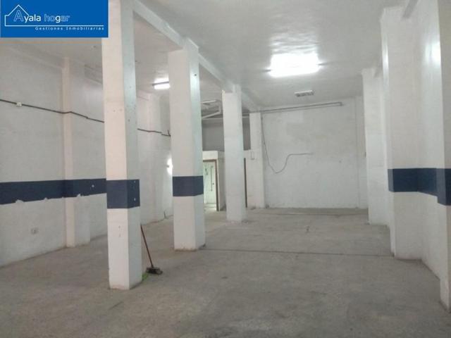 Local comercial en venta en Málaga, Santa Cristina-San Rafael photo 0