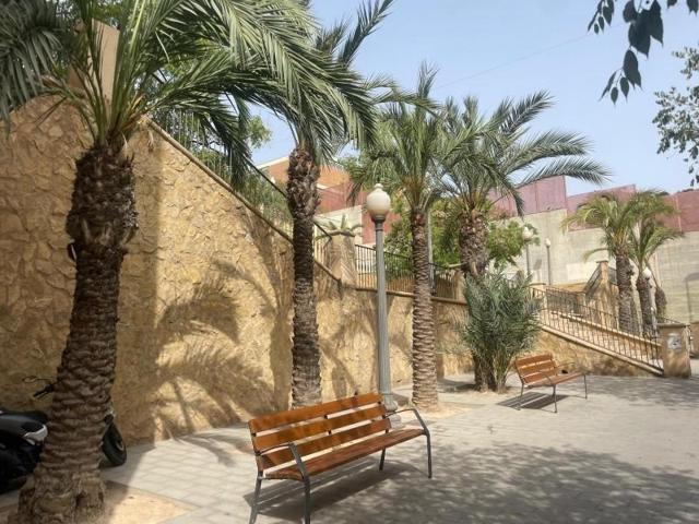 Local comercial en venta en Alicante, Altozano photo 0
