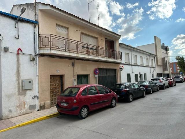 Adosada en venta en Tarancón, Centro photo 0