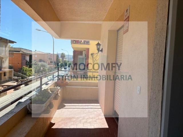 Piso en venta en La Bisbal d'Empordà photo 0