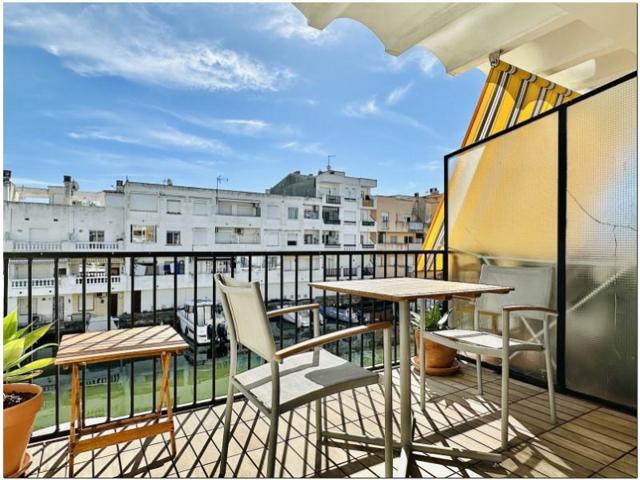 Apartamento en venta en Empuriabrava photo 0