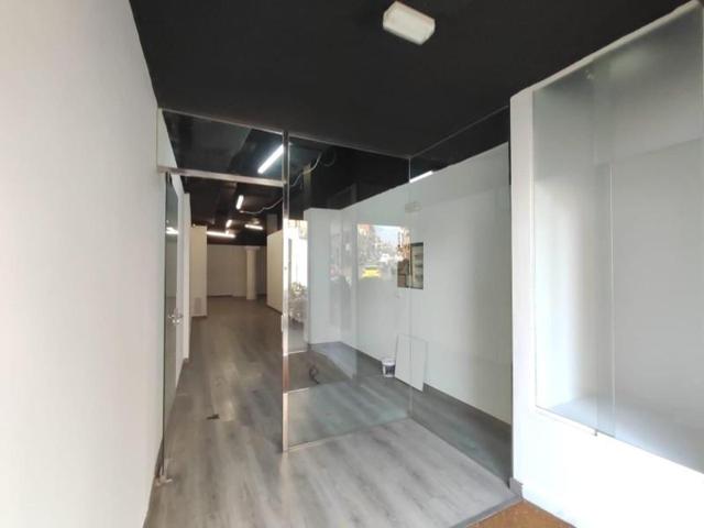 Local comercial en venta en Manresa, Muralla del Carme photo 0