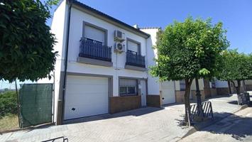 Adosada en venta en Almodóvar del Río, Almodovar del Río photo 0