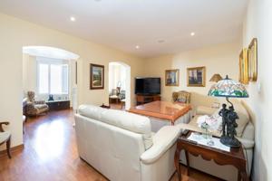 Adosada en venta en Loja, CENTRO photo 0