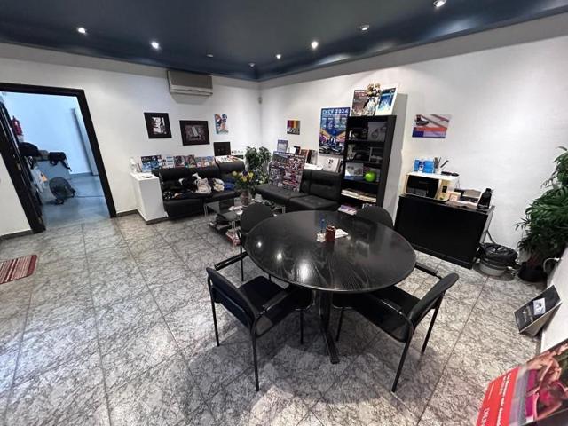 Local comercial en venta en Xirivella, Montepiedad photo 0