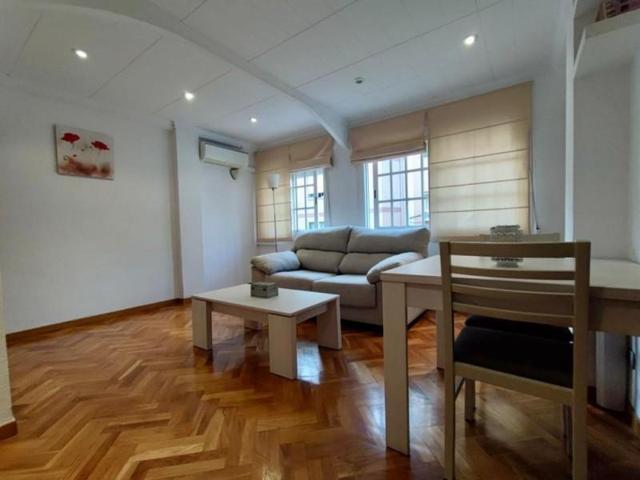 Piso en venta en L'Hospitalet de Llobregat, Pubilla cases photo 0