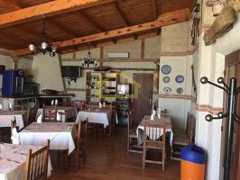 Local comercial en venta en Carrascal de Barregas photo 0