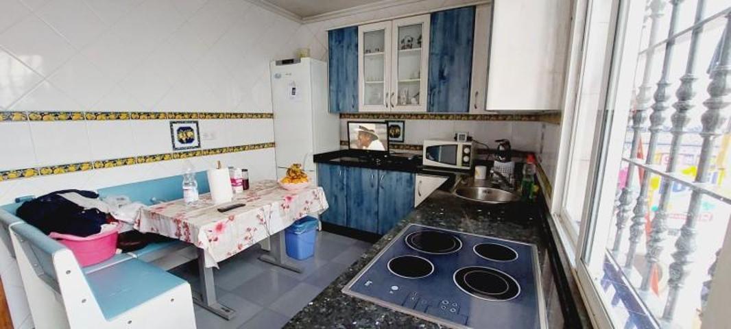 Chalet en venta en Dos Hermanas, Ibarburu photo 0