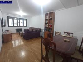 Piso en venta en Ponferrada, Alta photo 0
