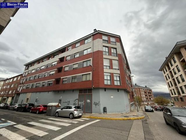 Piso en venta en Ponferrada, Alta photo 0