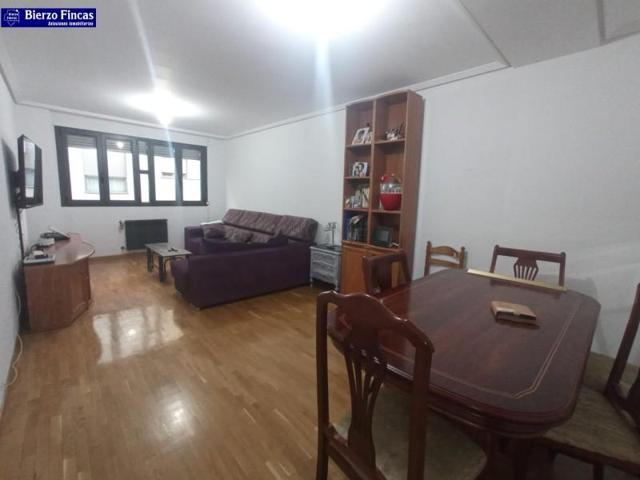 Piso en venta en Ponferrada, Alta photo 0