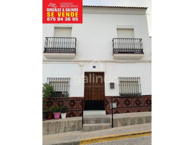 Casa en venta en Osuna photo 0