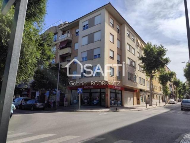 Piso en venta en Badajoz photo 0