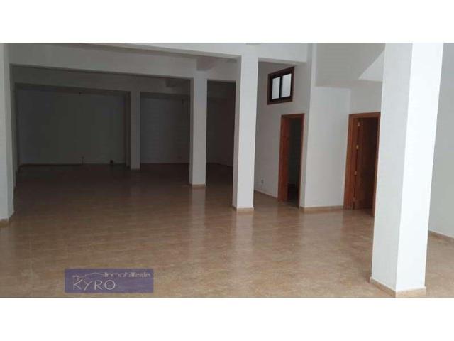 Local comercial en venta en Arrecife photo 0