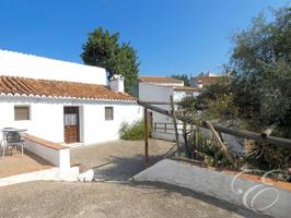 Casa con terreno en venta en Comares, Comares photo 0